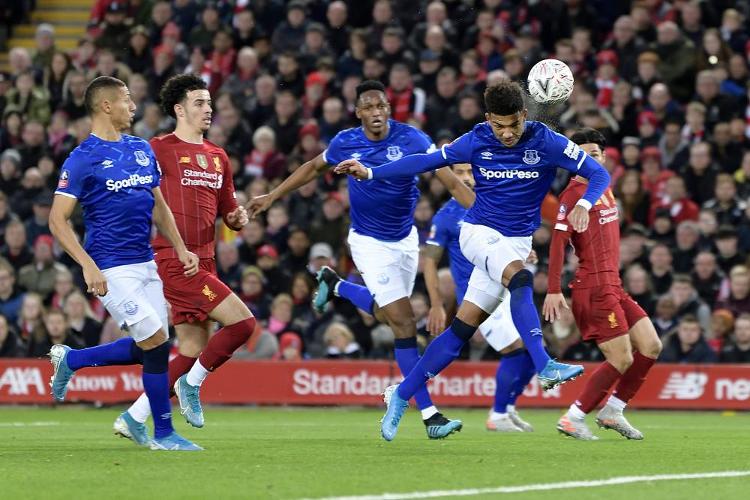 半场战报：奥格斯堡0-0汉堡