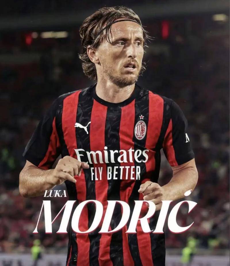 有爱，埃德森用手语向一名聋哑女球童示意：我爱你