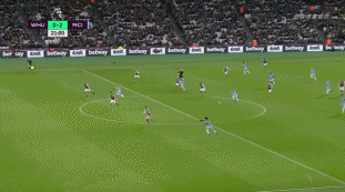 奥斯卡、巴尔加斯赛季前离队，武磊长期伤缺，但海港仍夺冠军