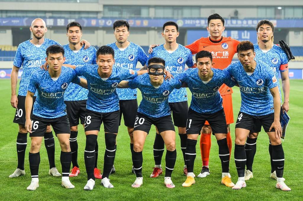 意甲半场：埃克勒卡姆远射造险，那不勒斯暂0-0乌迪内斯（意甲半场战报：埃克勒卡姆远射制造险情，那不勒斯暂与乌迪内斯0-0）